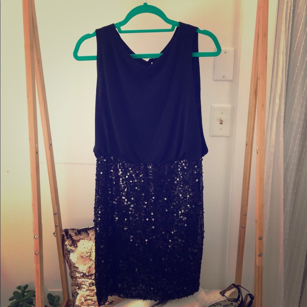 Cute Black Sequinned Formal Dress